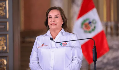 Presidenta Dina Boluarte en conferencia de prensa en Palacio de Gobierno el 22 de octubre de 2024.