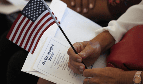 El proceso sigue exigiendo una preparación adecuada, ya sea en inglés o en español, para garantizar el éxito del solicitante.