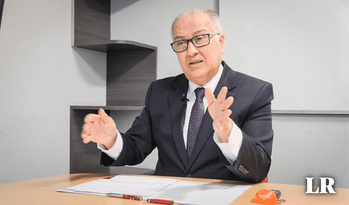 Alfonso López Chau inició su campaña presidencial con entrevista a La República. Foto: La República alfonso lopez chau