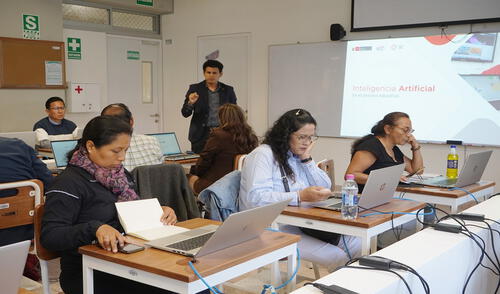 Docentes son capacitados en IA. Foto: Minedu docentes