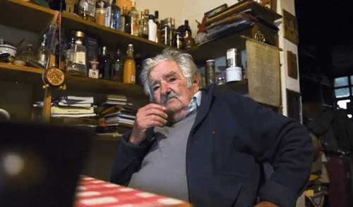 Su estado de salud se deterioró en los últimos meses, optando por cuidados paliativos desde enero y rechazando tratamientos invasivos, según su propia decisión. Foto: EFE Su estado de salud se deterioró en los últimos meses, optando por cuidados paliativos desde enero y rechazando tratamientos invasivos, según su propia decisión.