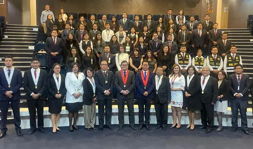 Durante su primer año, se detuvieron a 557 personas y se resolvieron 730 procesos. Durante su primer año, se detuvieron a 557 personas y se resolvieron 730 procesos.