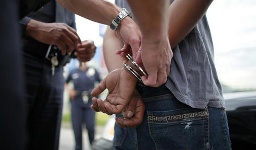 Conducir sin licencia válida en California puede resultar en severas sanciones como multas e incluso la cárcel.