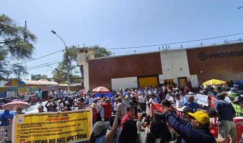 Diversas personas de Piura se movilizaran hoy en el paro nacional. Foto: Composición LR/URPI/Maribel Mendo Diversas personas de Piura se movilizaran hoy en el paro nacional. Foto: Composición LR/URPI/Maribel Mendo