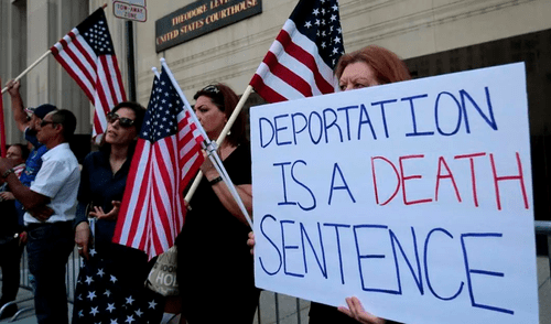 Si un inmigrante no firma su orden de deportación puede sufrir graves consecuencias.