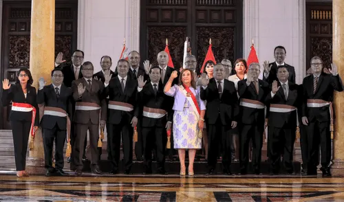 La presidenta Dina Boluarte tomó juramento a ministros de Estados, 3 de 19 son mujeres. Foto: Presidencia. Dina Boluarte