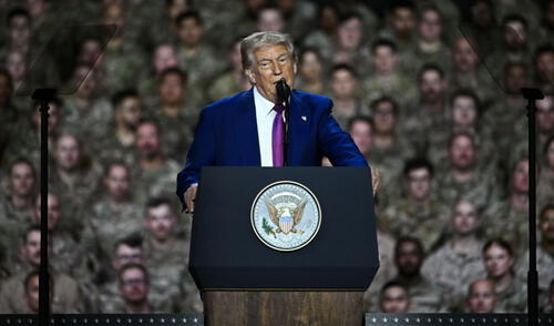 Donald Trump prometió un aumento salarial a las tropas de Estados Unidos en Medio Oriente. Las tropas de Estados Unidos también incluyen a inmigrantes, quienes también podrán recibir el aumento salarial de Donald Trump.