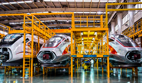Según la información oficial de EFE y CRRC, los trenes están siendo sometidos a estrictos controles de calidad. Foto: El País. La fabrica en China que construye los trenes con los que Chile revoluciona el transporte público en Sudamérica