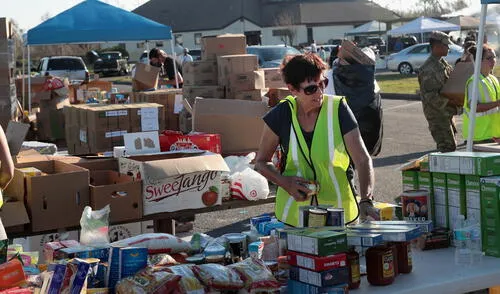 Los bancos de alimentos en Florida ofrecen alimentos gratuitos a los residentes