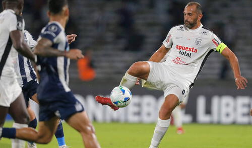 Hernán Barcos ingresó al minuto 60 del partido por Paolo Guerrero