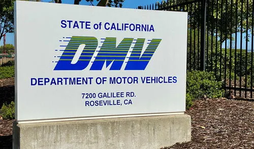 La licencia de conducir de California permite a los residentes manejar.