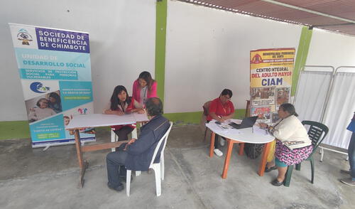 Los asistentes recibieron orientación sobre el programa Pensión 65 y disfrutaron de servicios gratuitos. Los asistentes recibieron orientación sobre el programa Pensión 65 y disfrutaron de servicios gratuitos.