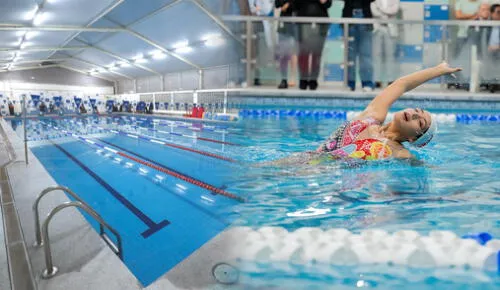 Biblioteca Nacional del Perú ofrece clases de natación: conoce horarios, requisitos y beneficiarios.