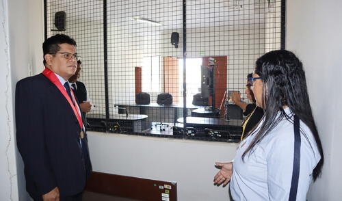 El presidente de la Corte se reunió con el director del penal para evaluar las condiciones del proyecto. El presidente de la Corte se reunió con el director del penal para evaluar las condiciones del proyecto.