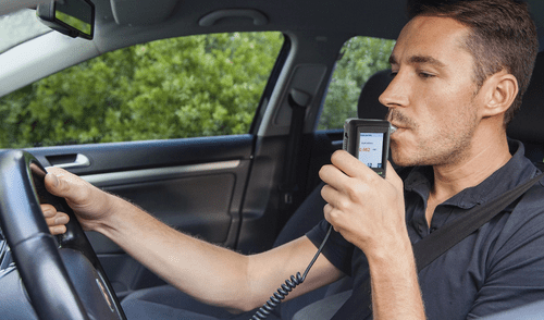 El abuso reiterado del consumo de alcohol aumenta la posibilidad de sufrir esquizofrenia, trastornos afectivos, de ansiedad y de personalidad. El abuso reiterado del consumo de alcohol aumenta la posibilidad de sufrir esquizofrenia, trastornos afectivos, de ansiedad y de personalidad. Foto: Teltonika