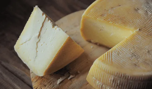 Con siete categorías y un panel de 24 jueces, se evaluarán aspectos del queso como apariencia, aroma, sabor y textura.