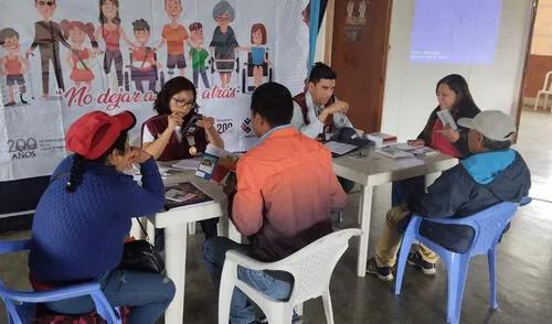 Durante el evento, se atendió a 30 personas con asesoría sobre pensión alimentaria, filiación y otros trámites legales. Durante el evento, se atendió a 30 personas con asesoría sobre pensión alimentaria, filiación y otros trámites legales.