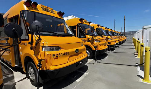 California invierte 500 millones de dólares en 1.000 autobuses escolares eléctricos. California invierte 500 millones de dólares en 1.000 autobuses escolares eléctricos.