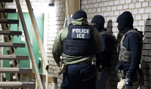 Agentes federales inspeccionaron una casa vinculada a múltiples delitos en Utah.