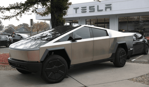 Trabajador en Florida necesita más de 2 años para comprar un Tesla Cybertruck.