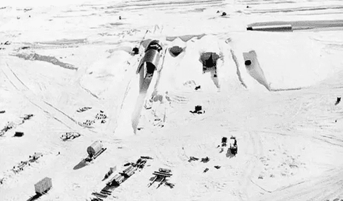 La base militar Camp Century fue abandonada y oculta bajo el hielo de Groenlandia. Foto: NASA Camp Century, NASA, Estados Unidos, Groenlandia