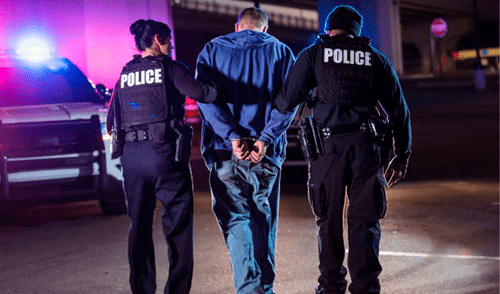 Yunier Pérez-Bertemati habría cometido fraude financiero y violaciones migratorias. Yunier Pérez-Bertemati habría cometido fraude financiero y violaciones migratorias.