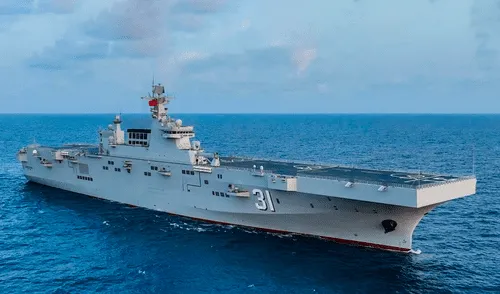 El arma letal de China seria al buque de asalto anfibio tipo 075 del Ejército Popular de Liberación de China. Foto: EPL China, buque, Taiwan