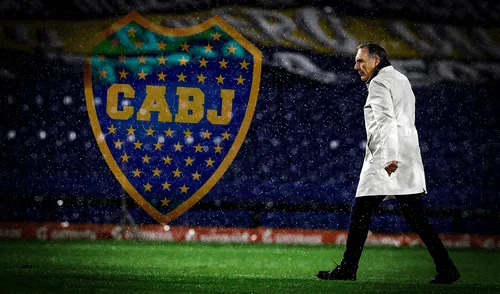 Miguel Ángel Russo fue el último DT que ganó una Copa Libertadores con Boca Juniors. Foto: composición LR/AFP Boca Juniors definió a su nuevo entrenador: Miguel Ángel Russo, DT con pasado en Alianza Lima, es el elegido