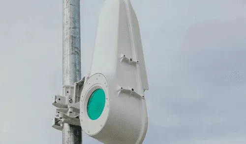 Taara se distingue por ofrecer internet de alta velocidad mientras mantiene un consumo energético muy bajo. Xataka