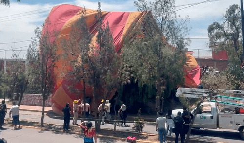 Globo aerostático se desploma en Teotihuacán, México.
