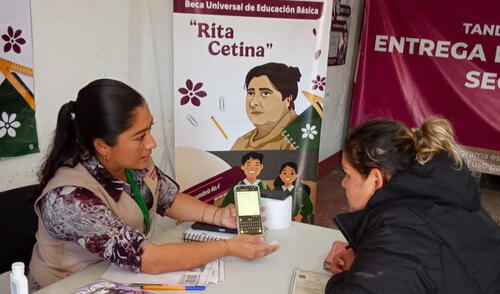 Descubre cómo conservar la Beca Rita Cetina al cambiar de escuela o turno.