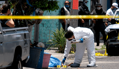 Joven es atacado a balazos tras acudir a comprar auto ofertado en Facebook.