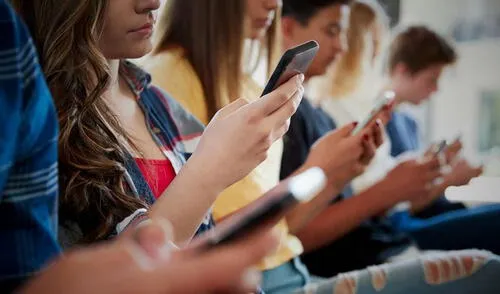 Texas se prepara para convertirse en el segundo estado de EE. UU. en prohibir el uso de redes sociales a menores de 18 años.