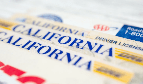 Conoce las razones por las que el DMV puede suspender la licencia de conducir en California.