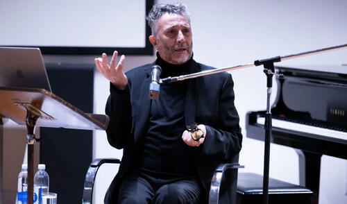 Fito Páez en una universidad argentina.