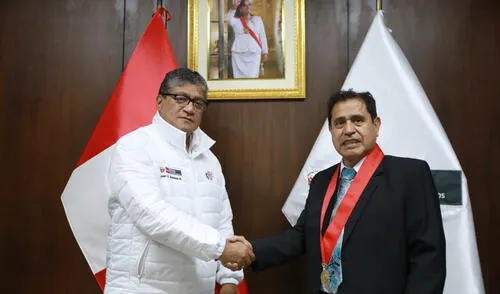 Ambas autoridades se comprometieron a apoyar las gestiones para aumentar la flota vehicular.