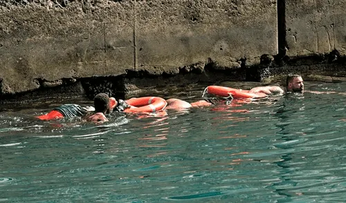 Al menos 7 mujeres muertas en España tras el vuelco de una embarcación de migrantes: tres eran menores de edad