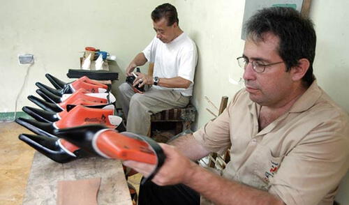 Aporte obligatorio en el Sistema Privado de Pensiones (AFP) corresponderá directamente el 5% del ingreso percibido por el trabajador. Aporte obligatorio en el Sistema Privado de Pensiones (AFP) corresponderá directamente el 5% del ingreso percibido por el trabajador.