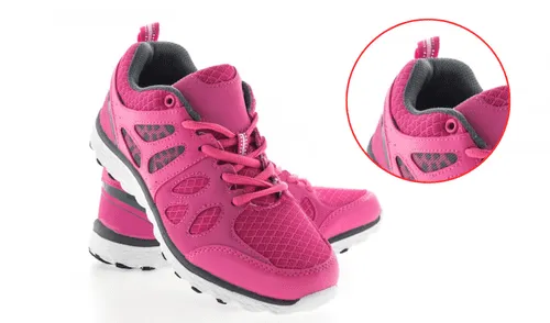 La cinta de las zapatillas no es solo decorativa, esconde funcionalidad. Foto: FreePik