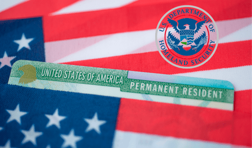 USCIS ofrece una manera de que los inmigrantes agilicen el trámite de su Green Card. USCIS ofrece una manera de que los inmigrantes agilicen el trámite de su Green Card.