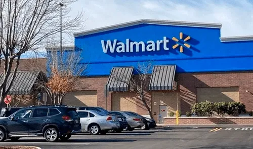 Walmart y Wienerschnitzel firmaron acuerdo para incorporar locales de comida rápida.