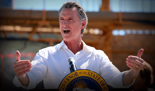En California, el gobierno de Gavin Newsom promueve la entrega de cheques de estímulo. En California, el gobierno de Gavin Newsom promueve la entrega de cheques de estímulo.