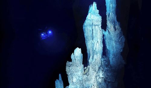 La exploración descubrió chimeneas carbonatadas  en un sistema de respiraderos hidrotermales.