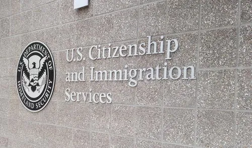 USCIS ofrece herramientas para que los inmigrantes en EE.UU. USCIS ofrece herramientas para que los inmigrantes en EE.UU.