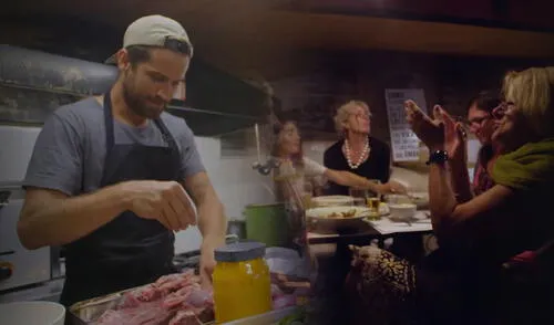 Luciano Mazzetti sorprende en restaurante uruguayo con potente plato de Perú y la exigen en la carta: "La comida peruana es la mejor del mundo". Foto: composición LR/CapturaYoutube+Plus Life. Luciano Mazzetti | Perú | uruguay | colonia | uruguayos probando comida peruana | seco de cordero