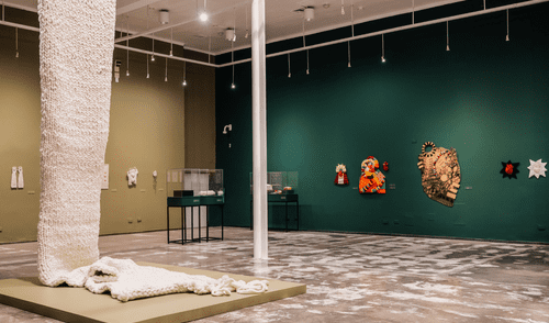 "En un río todas las semillas", pieza de Ariana Macedo. Imagen: MUCEN.