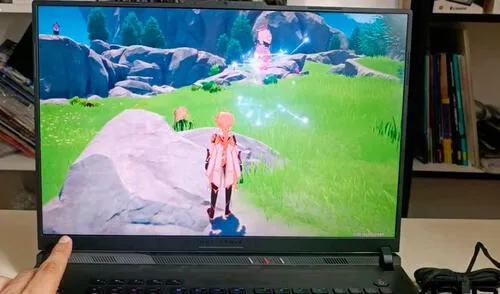 Hay varias laptops gamers en el mercado, una de las más populares es la ROG Strix SCAR 18. Foto: captura de YouTube/@ColeccionistaMinos