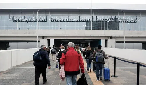 Aeropuerto Jorge Chávez recibió a los primeros viajeros este domingo 1 de junio.