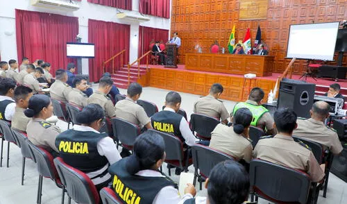 Expertos abordaron temas clave sobre el manejo de detenidos y procedimientos en casos de violencia familiar.