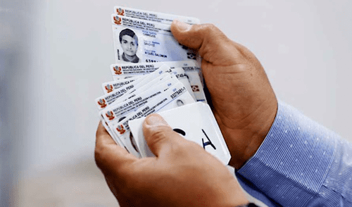 Tener homónimos puede generar confusiones en procesos legales y financieros. Foto: Composición LR/ Archivo GLR/ FreePik